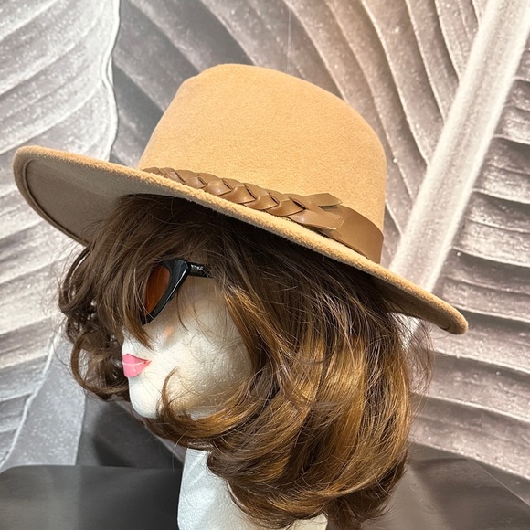 Guess Felt Hat Women’s Camel Tan Wide Brim Fedora Panama Braided Band - Picture 7 of 15